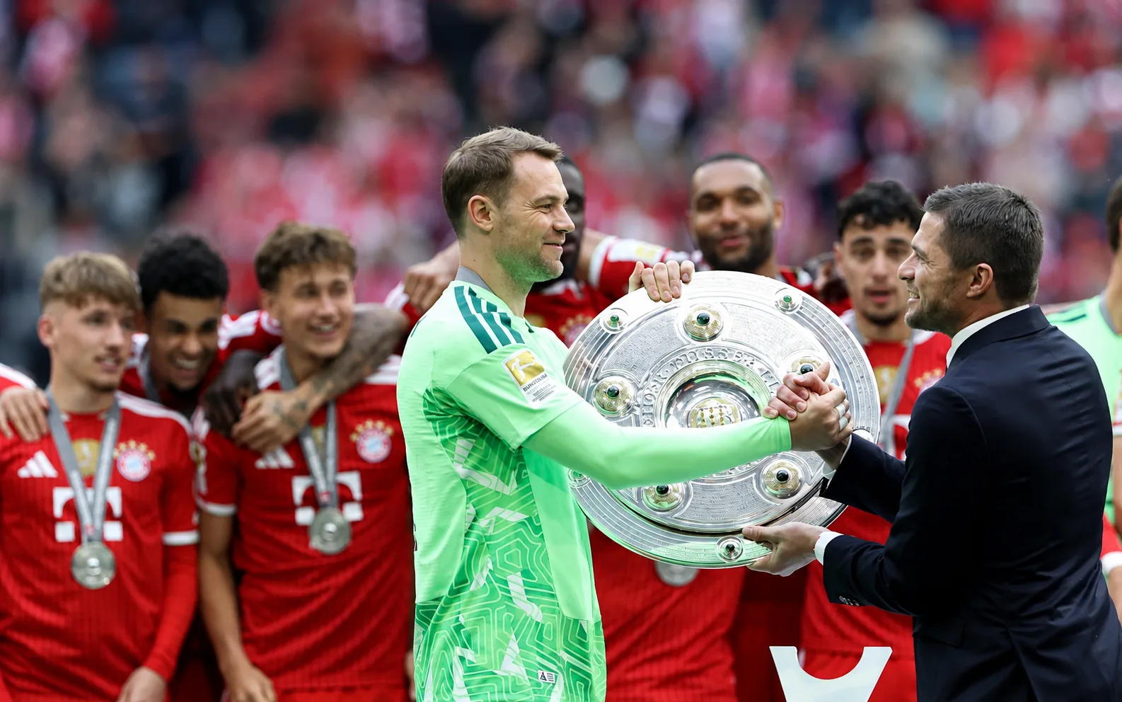 Đĩa vàng Bundesliga là gì? Ý nghĩa của Meisterschale trong bóng đá Đức