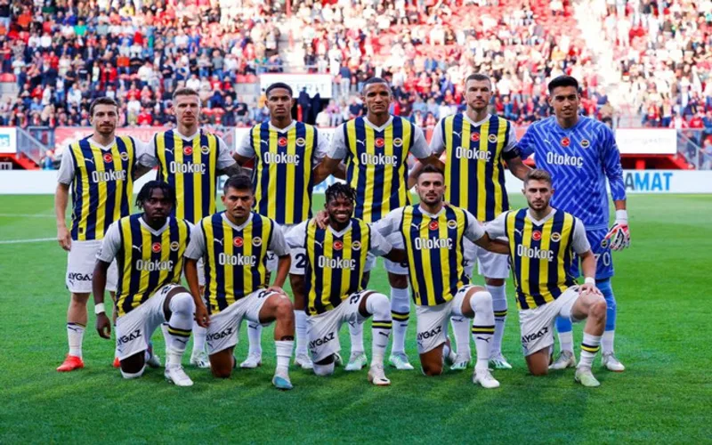 kham pha lich su va thanh tich cua cau lac bo bong da fenerbahe