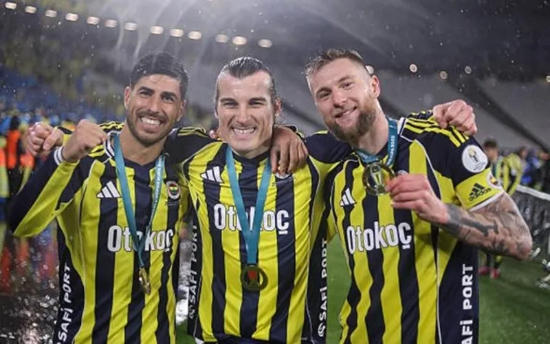 kham pha lich su va thanh tich cua cau lac bo bong da fenerbahe