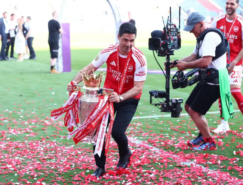 Mikel Arteta: Từ tiền vệ tài hoa đến kiến trúc sư Arsenal