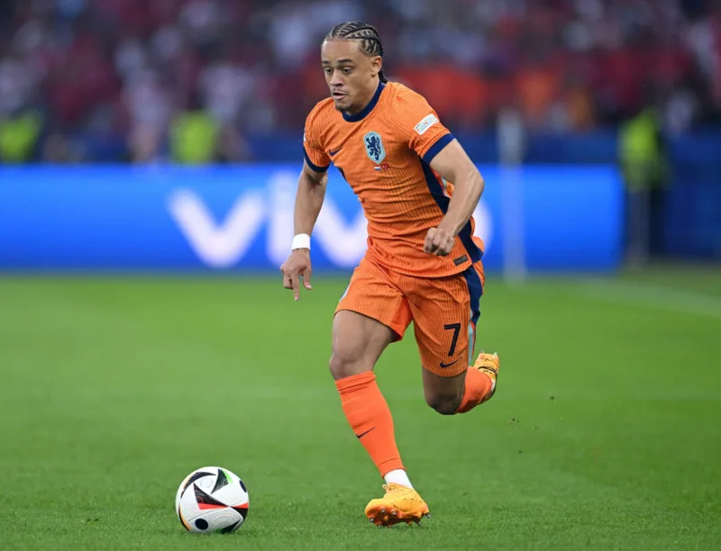 Xavi Simons là tiền vệ tấn công Hà Lan nổi bật với kỹ thuật, tốc độ và khả năng sáng tạo.